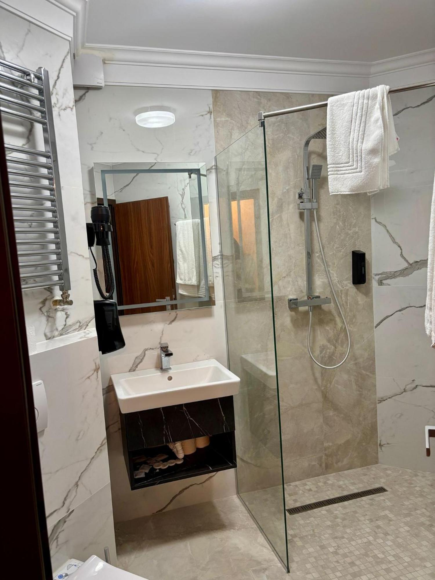Hotel President Arad Exteriér fotografie