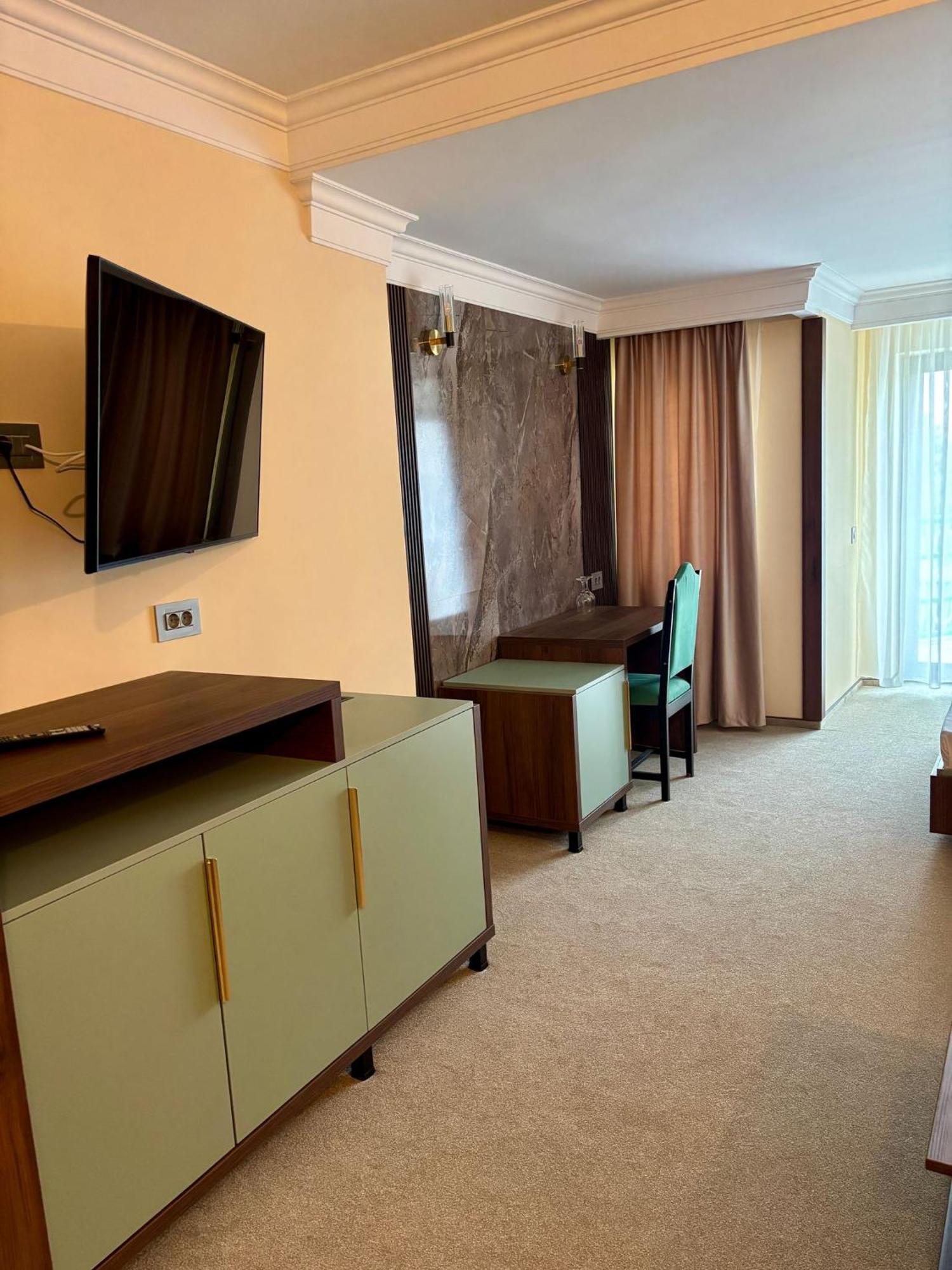 Hotel President Arad Exteriér fotografie